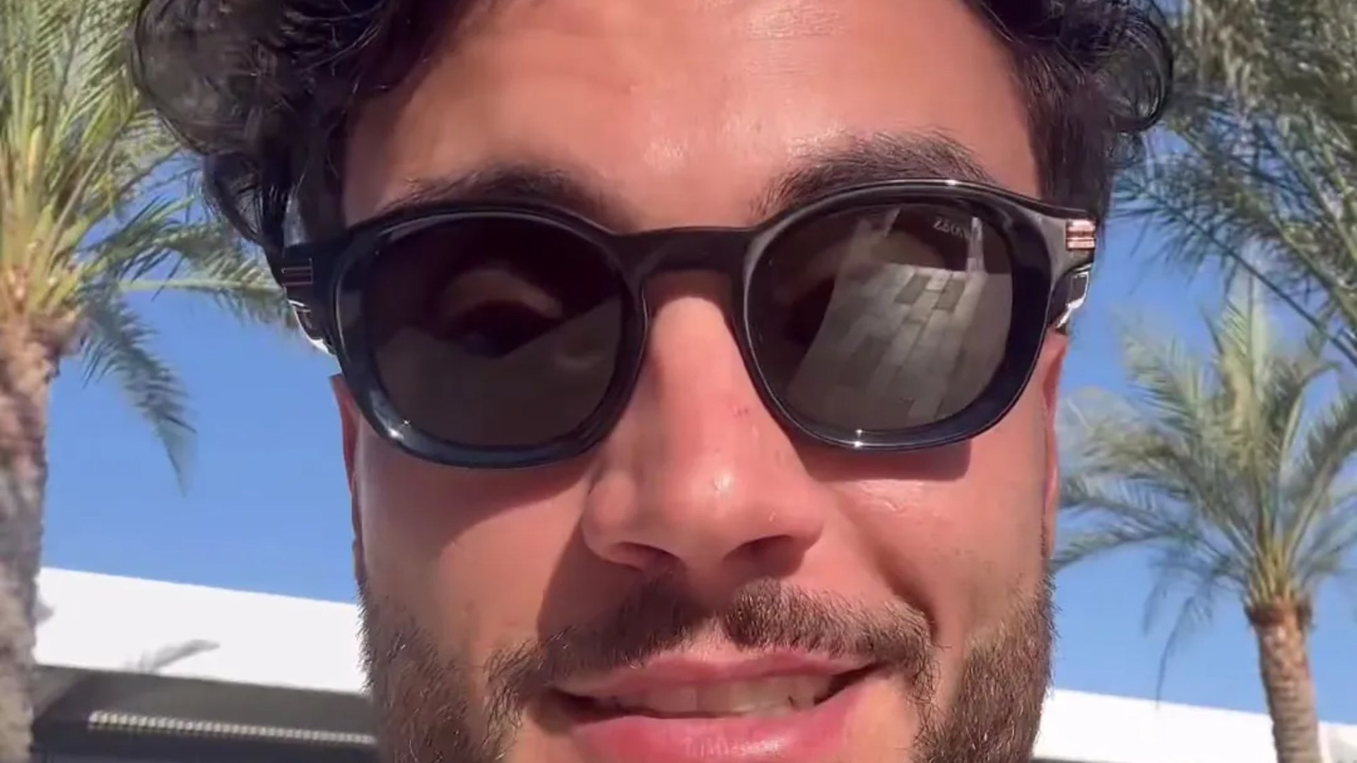 Newly-single Love Island star Davide moves on from Ekin-Su as he goes on romantic sunset sushi date with fitness model [Video]