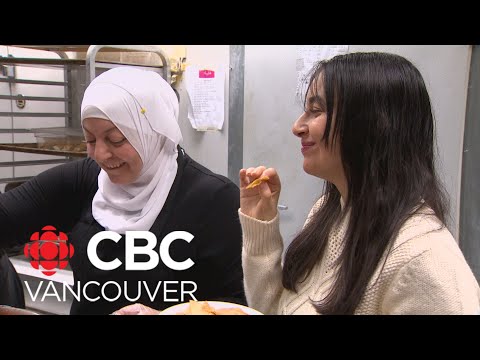 New Syrian restaurant hires women fleeing conflict in the Middle East [Video]