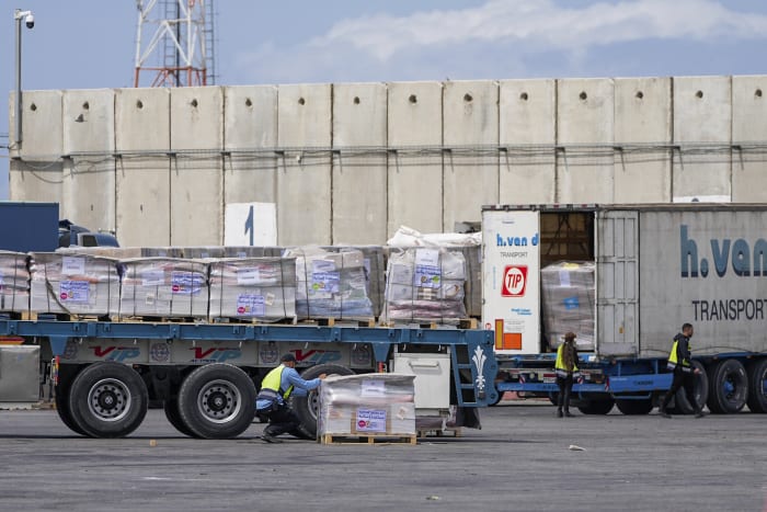 The Latest | Egypt appeals for more aid deliveries by land to Gaza as Israel warns of Rafah push [Video]