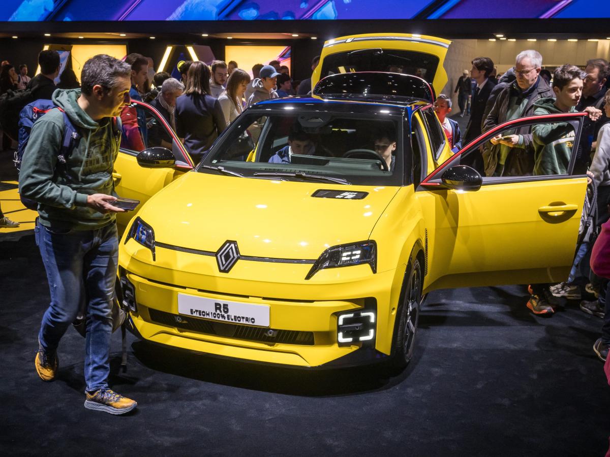 Check out these 11 cool electric cars from Renault, BYD, Lucid, and more manufacturers at this huge auto show [Video]