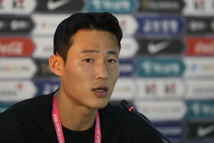 China releases South Korean soccer star after a nearly 1-year detention over bribery suspicions [Video]