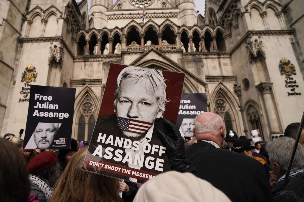 UK court says Assange cant be extradited on espionage charges until U.S. rules out death penalty [Video]