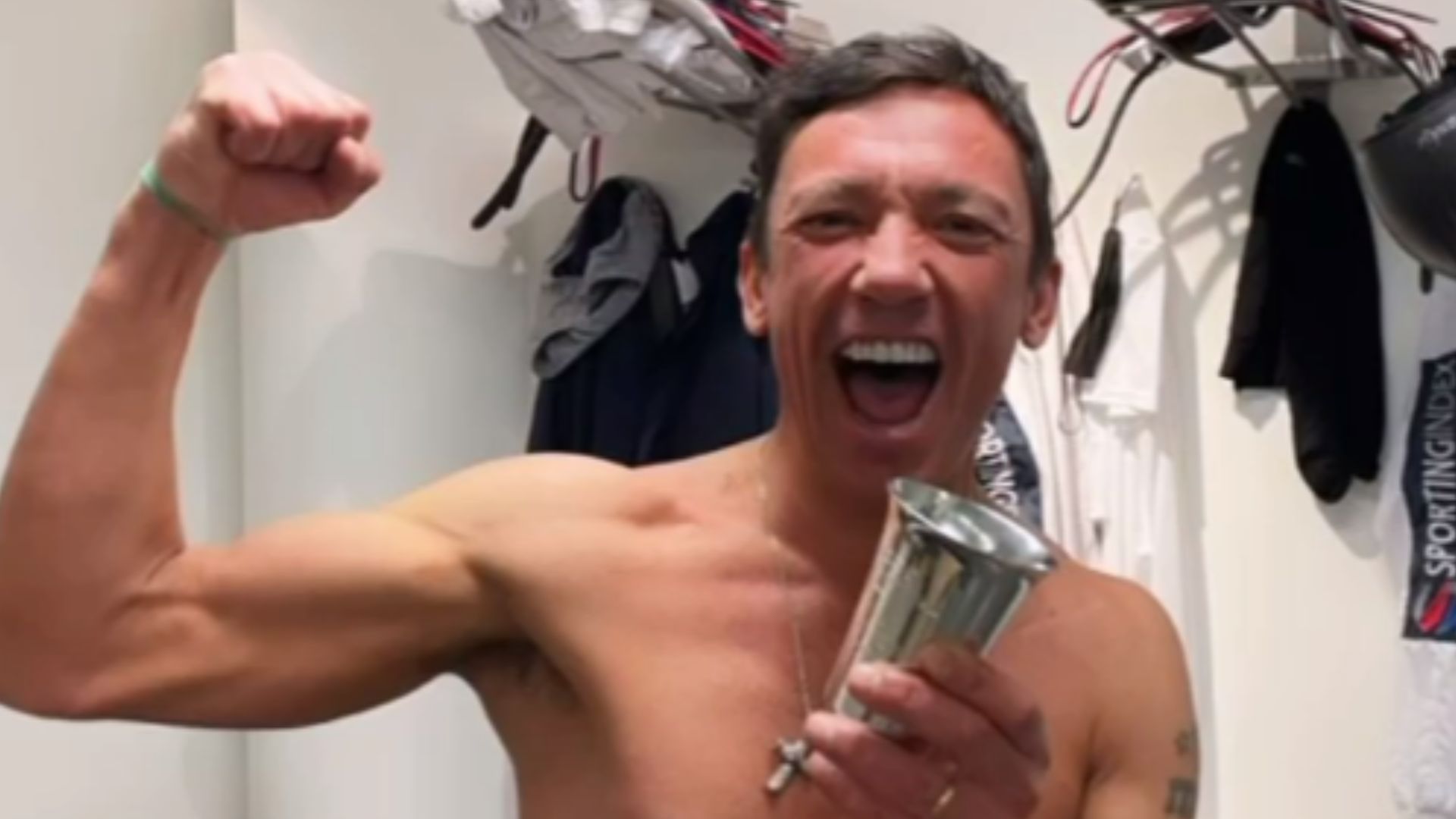 Frankie Dettori on ‘starvation’ rations in bid to make extreme weight after being overlooked for rides worth 3.2million [Video]