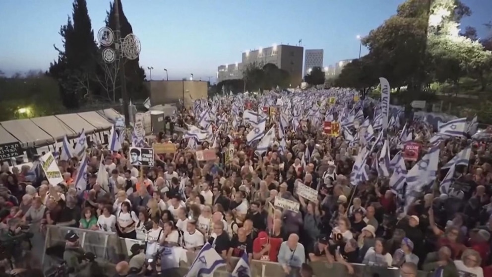 Video Israel holds largest anti-government protest since war began [Video]