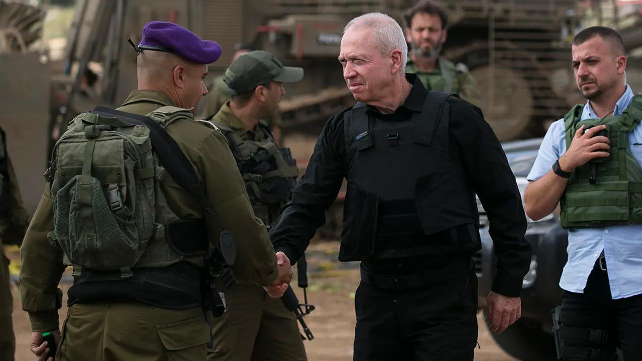Israeli defense minister said captured Hamas fighters say group is collasping [Video]