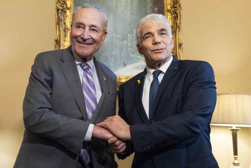 Schumer meets with Israeli opposition leader amid aid questions [Video]