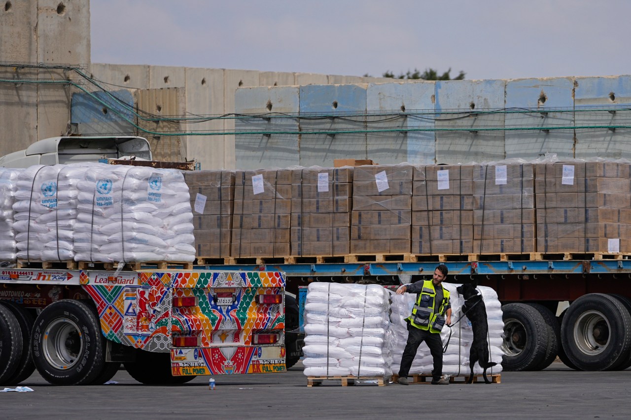 More aid is supposed to be entering the Gaza Strip. Why isnt it helping? | KLRT [Video]
