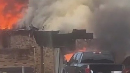 Douglasville auto, tire shop catch fire [Video]