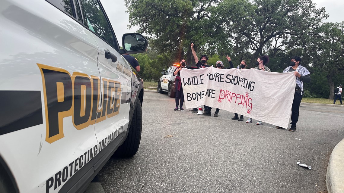 Protesters block Valero entrance in San Antonio [Video]