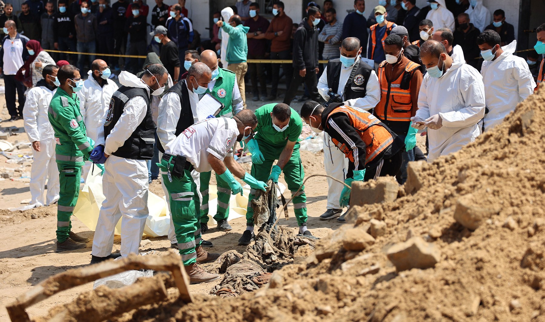 Mass grave discovered at Gaza hospital occupied by Israeli forces | Gaza [Video]
