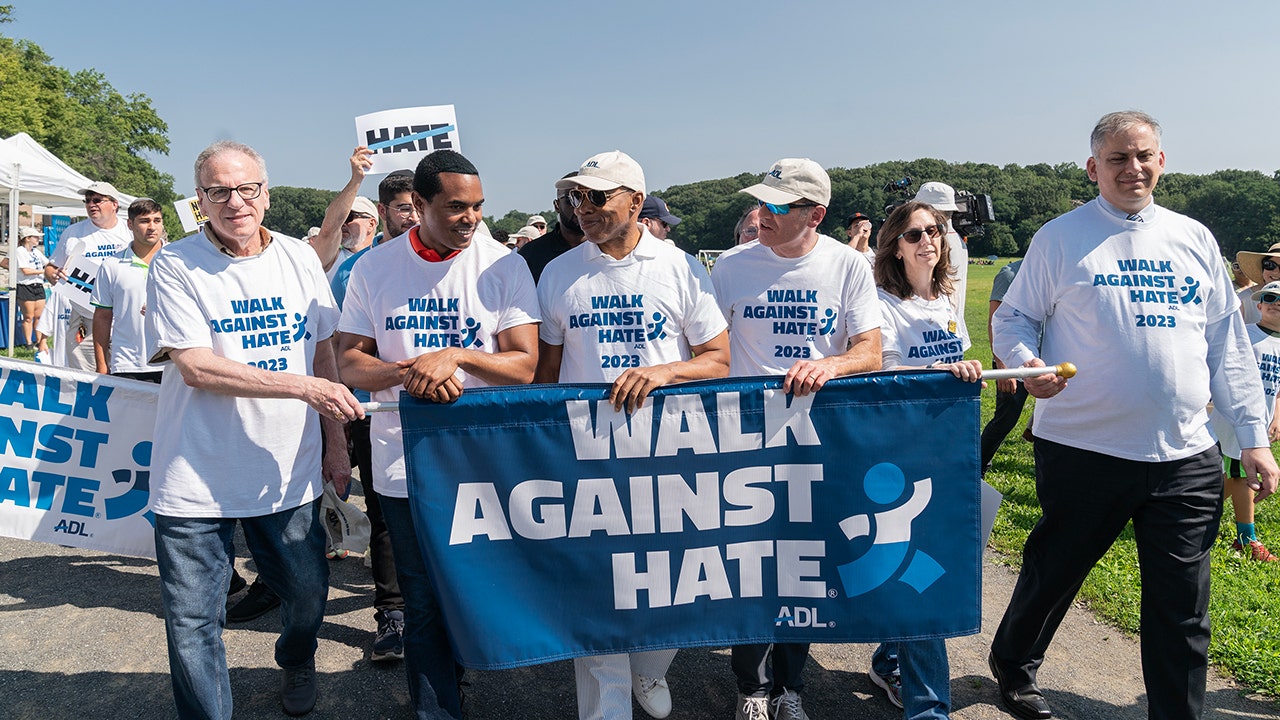 Antisemitic incidents in US skyrocketed in 2023, ADL report says, averaging 24 per day [Video]