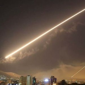 Israeli Airstrikes Target Syrian Air Defense Sites | News [Video]