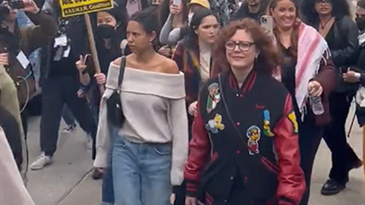 Susan Sarandon joins anti-Israel protest at Columbia University months after being dropped by talent agency [Video]