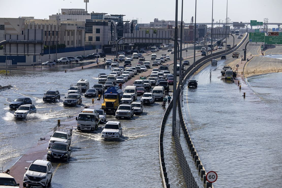 Before and after: See Dubai flooding from space [Photos] [Video]