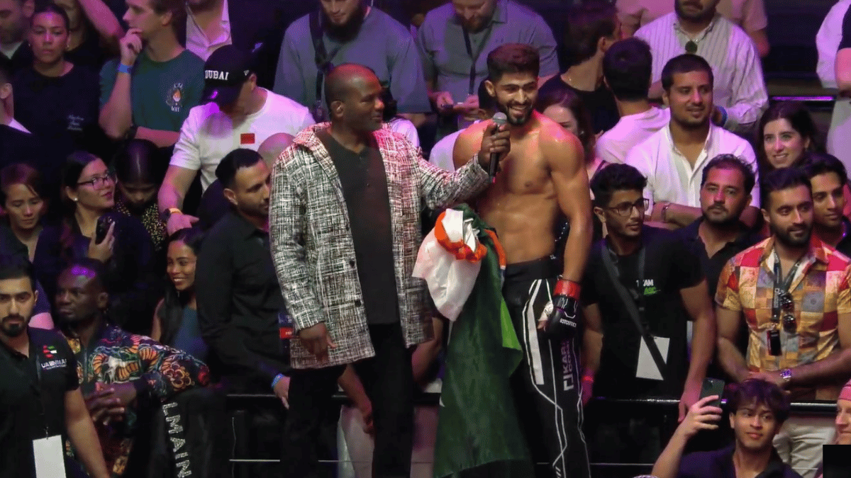 Not Enemies: Pakistans Wushu Fighter Shahzaib Rindh Carries Indias Tricolour After Beating Indias Rana Singh [Video]