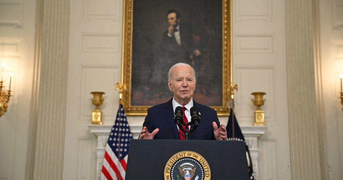 Biden signs foreign aid bill into law, clearing the way for new weapons package for Ukraine [Video]