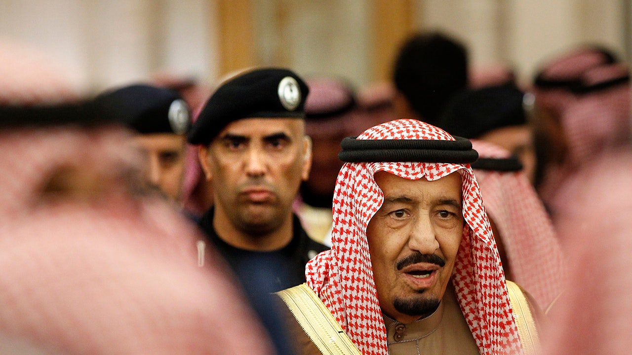 Saudi King Salman enters hospital for ‘routine examinations,’ state media says [Video]