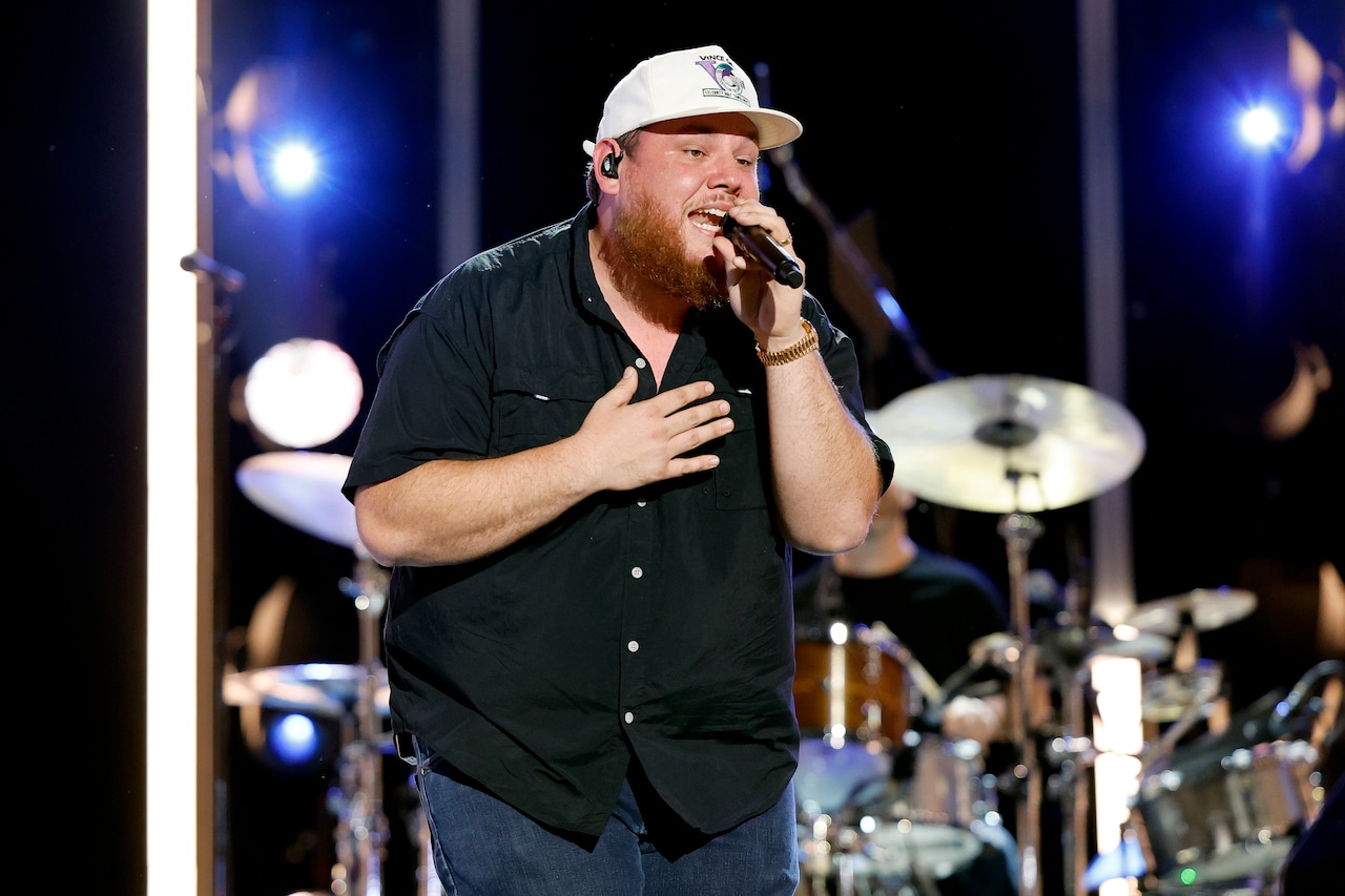 Luke Combs at Beaver Stadium this weekend: Where to get last-minute tickets [Video]