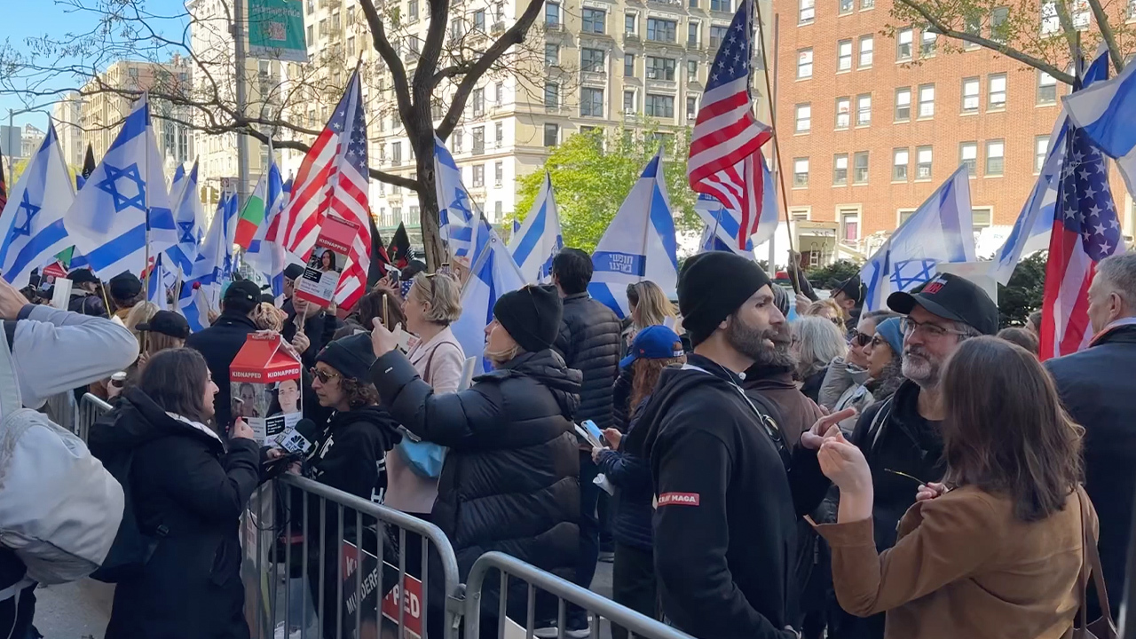 Pro-Israel rally lines up outside Columbia (Video)