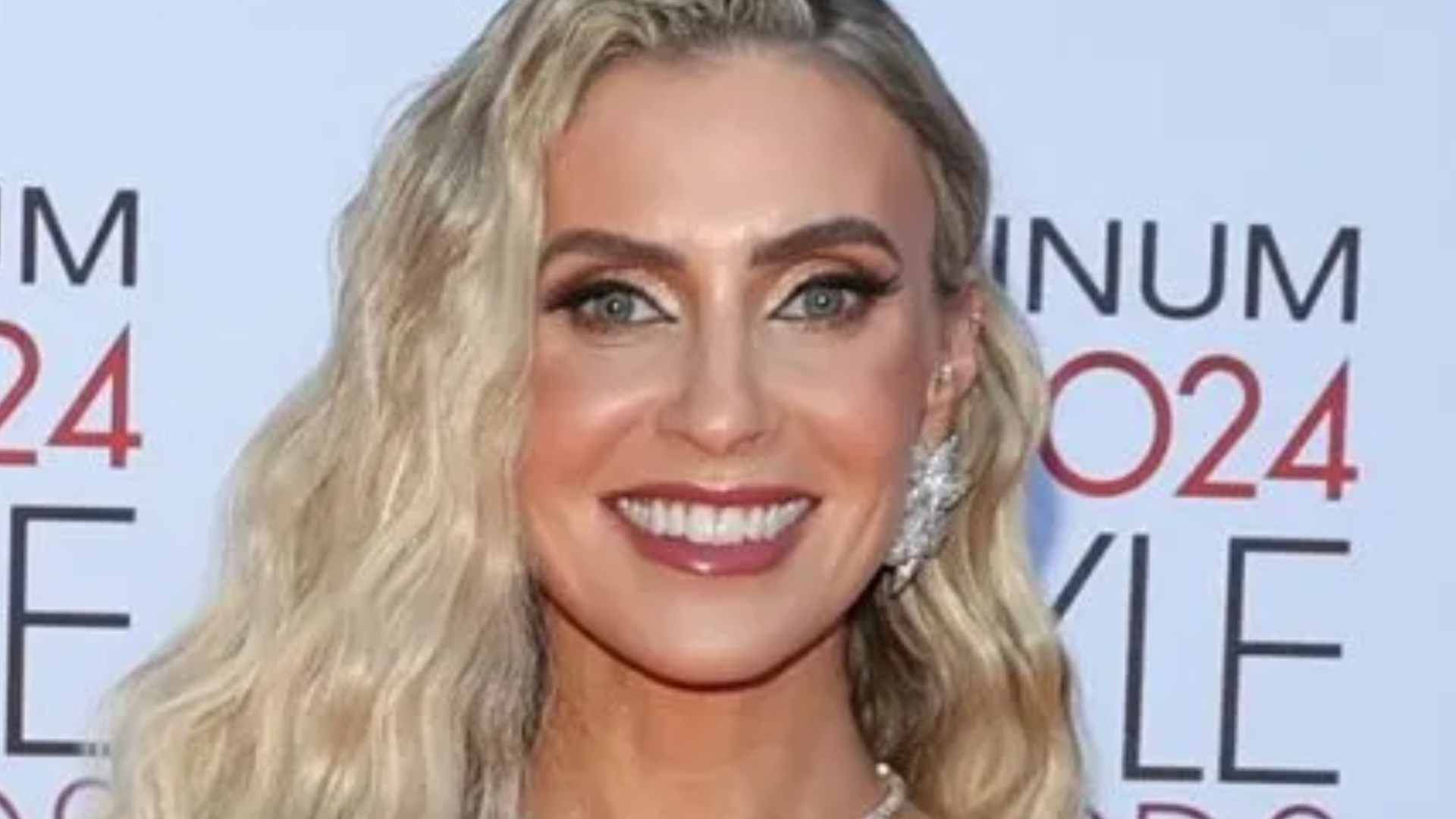 ‘I’m here with the boys and there is a big distance’ – Claudine Keane lifts lid on ‘element of worry’ for husband Robbie [Video]