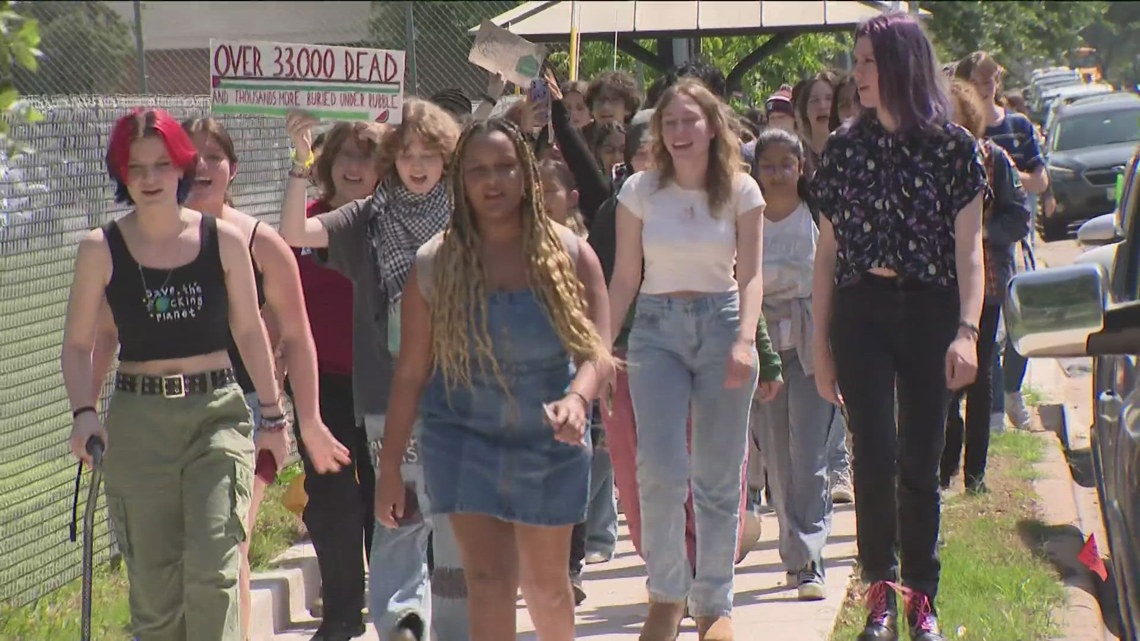 Some AISD high school students hold walkouts Monday in Austin [Video]