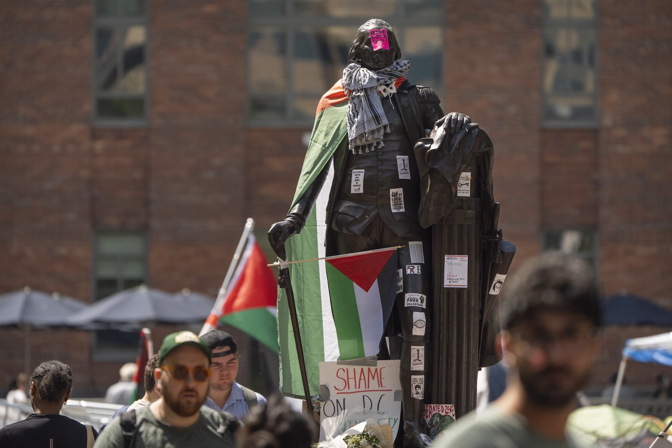 Resistance movement: Five ways universities are trying to shut down anti-Israel protesters taking over campuses [Video]