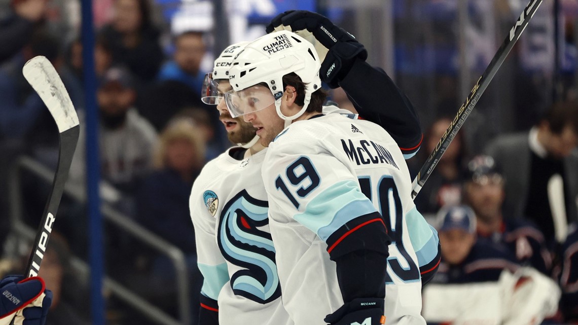 McCann has 2 goals and an assist as Kraken beat the Blue Jackets 7-4 for their 9th straight win [Video]