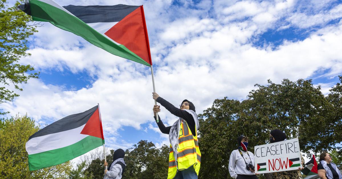 Pro-Palestinian rally at UNL goes off without incident [Video]
