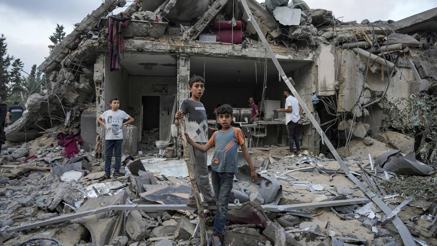 The unprecedented destruction of housing in Gaza hasn’t been seen since World War II, the UN says  WSOC TV [Video]