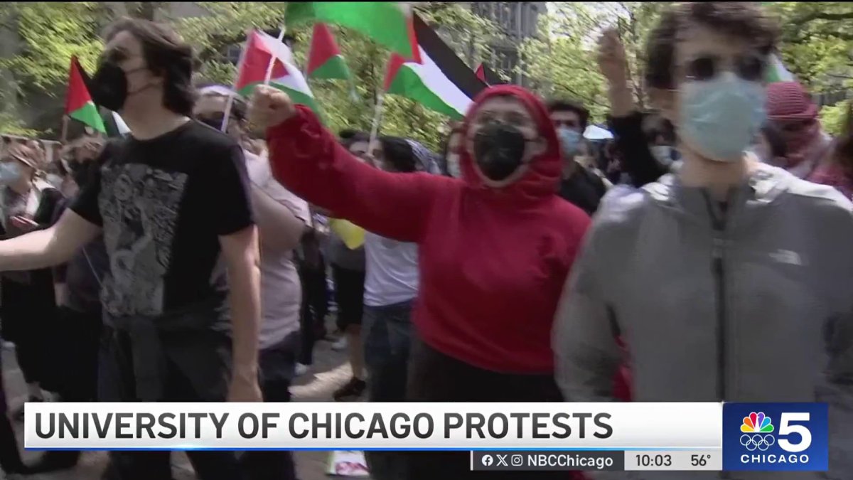 Pro-Israel, pro-Palestinian demonstrators rally on University of Chicago campus  NBC Chicago [Video]