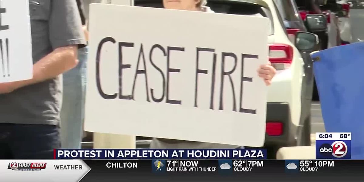 Fox Valley Peace Coalition gathers in Appleton to protest Middle East war [Video]