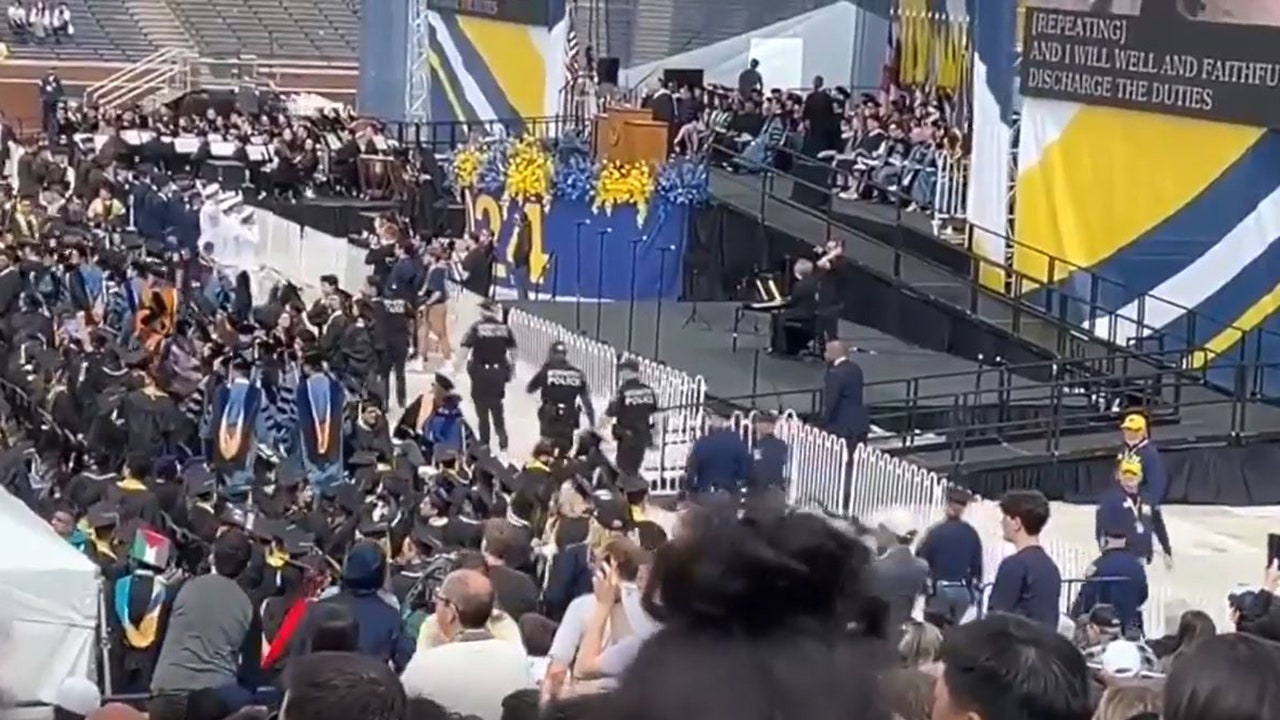Anti-Israel protesters interrupted a graduation ceremony at the University of Michigan [Video]