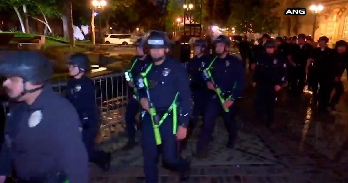 Police tactics at campus protests reveal disparities in approaches to public order and lessons learned post-George Floyd | Nation & World [Video]