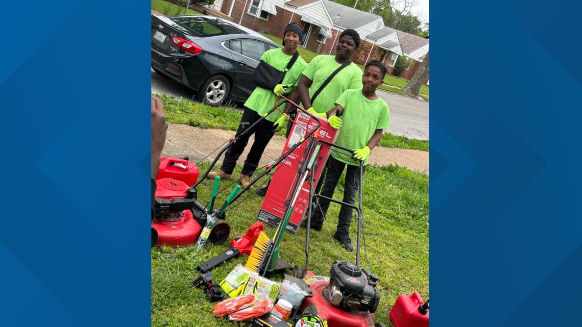 Single mom encouraged 11-year-old son to make honest cash, so he launched a lawn care service [Video]