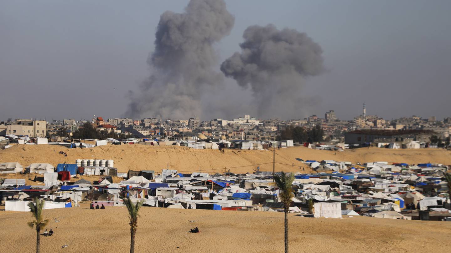 Hamas accepts Gaza cease-fire; Israel says it will continue talks but presses on with Rafah attacks  WHIO TV 7 and WHIO Radio [Video]