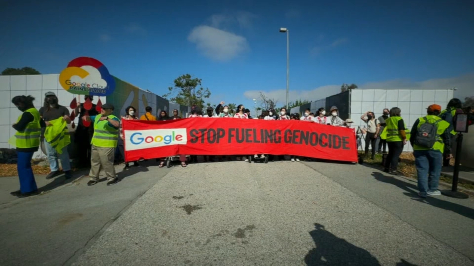 Israel-Hamas war: Pro-Palestinian protesters threaten to shut down Google developers conference in Mountain View [Video]