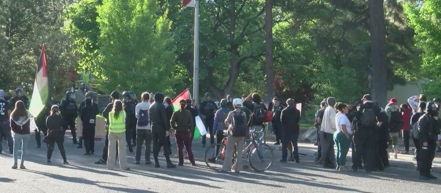 Protestors removed from University of New Mexico campus [Video]