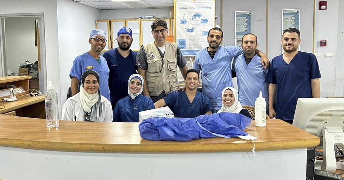 They were treating waves of wounded in Gaza. Then an Israeli assault trapped the foreign doctors [Video]