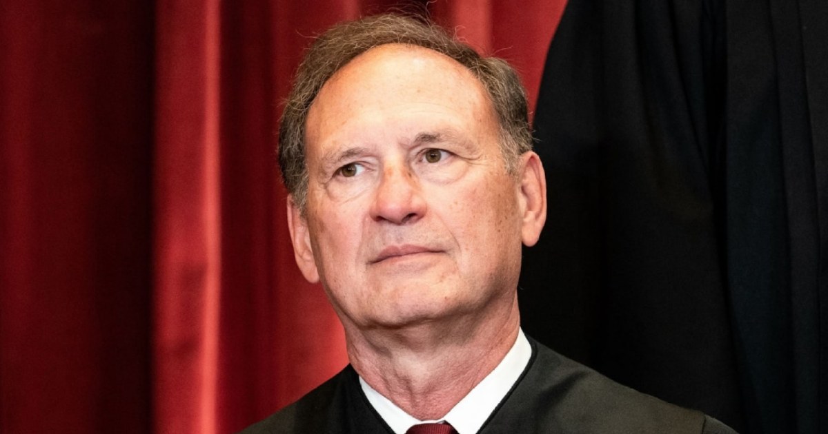 ‘There’s no excuse for it’: Alito’s upside down flag sparks calls for recusals and impeachment [Video]