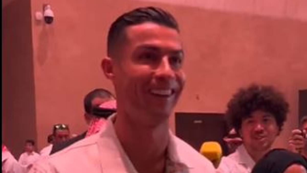 The stars are out in Riyadh! Cristiano Ronaldo, Anthony Joshua and Steven Gerrard turn out to watch Oleksandr Usyk beat Tyson Fury to become undisputed heavyweight champion in Saudi Arabia [Video]
