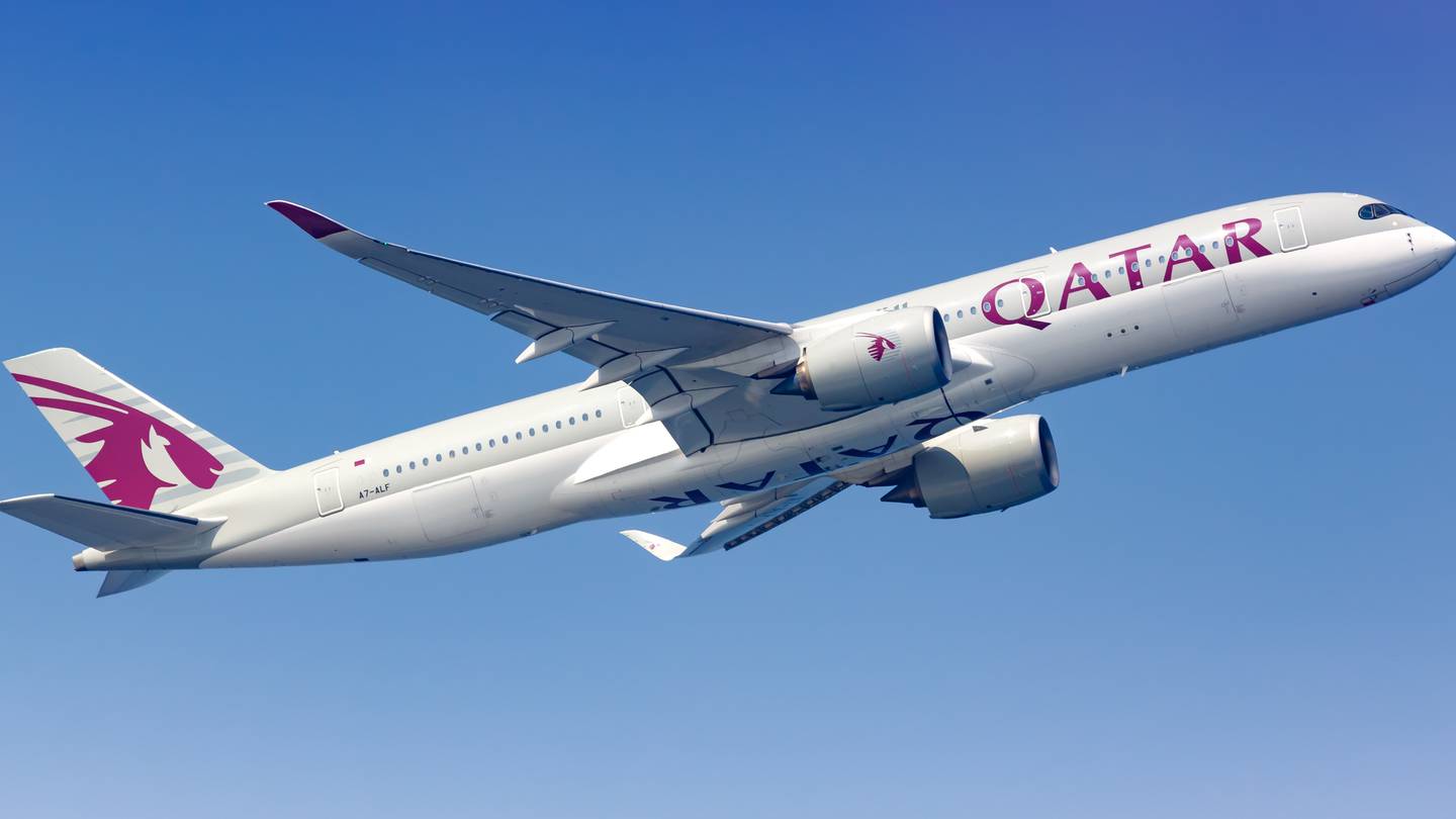 12 injured after Qatar Airways plane faces turbulence while heading to Ireland  WPXI [Video]