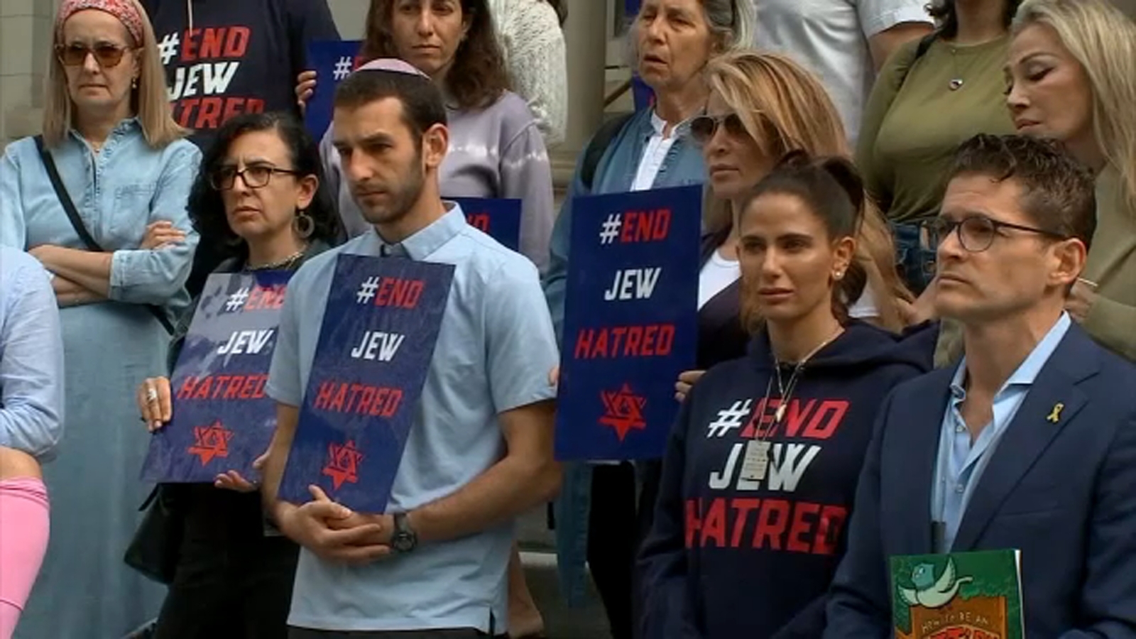 NYC hate-crime rally: Groups gather to demand city takes action against rise of antisemitic attacks [Video]