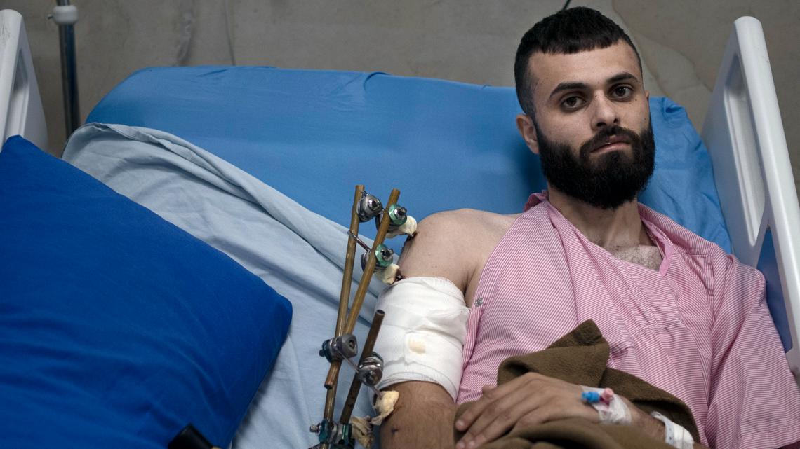 Israeli army says Palestinian shot, beaten posed no threat [Video]