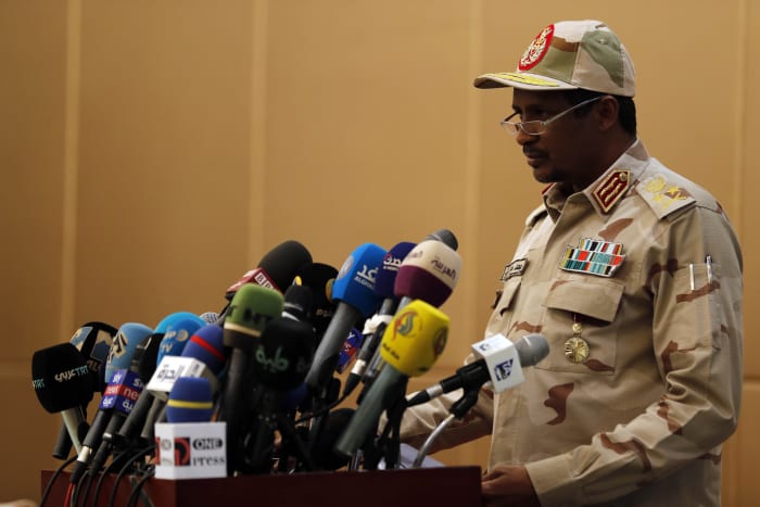 Sudan paramilitary leader plans to attend cease-fire talks in Switzerland hosted by US, Saudi Arabia [Video]