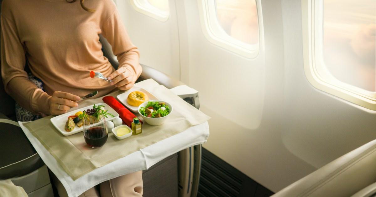 This airline will serve you the best meal you can get at 30,000ft [Video]